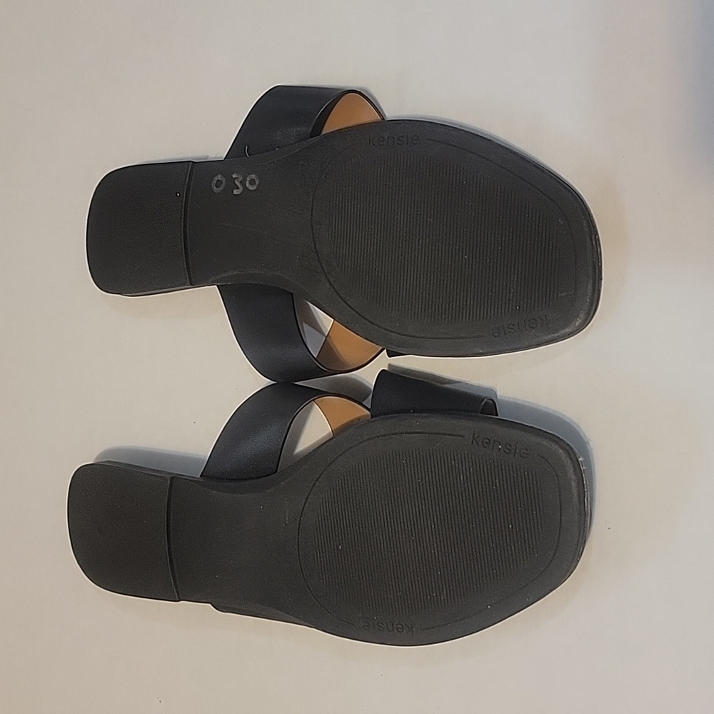 Sandals - Picture 3 of 4